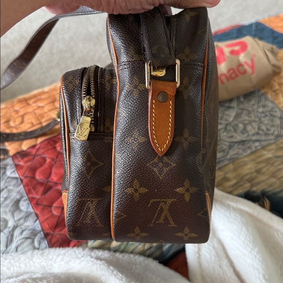 Louis Vuitton Monogram Brown and Tan Messenger Bag - Picture 4 of 9